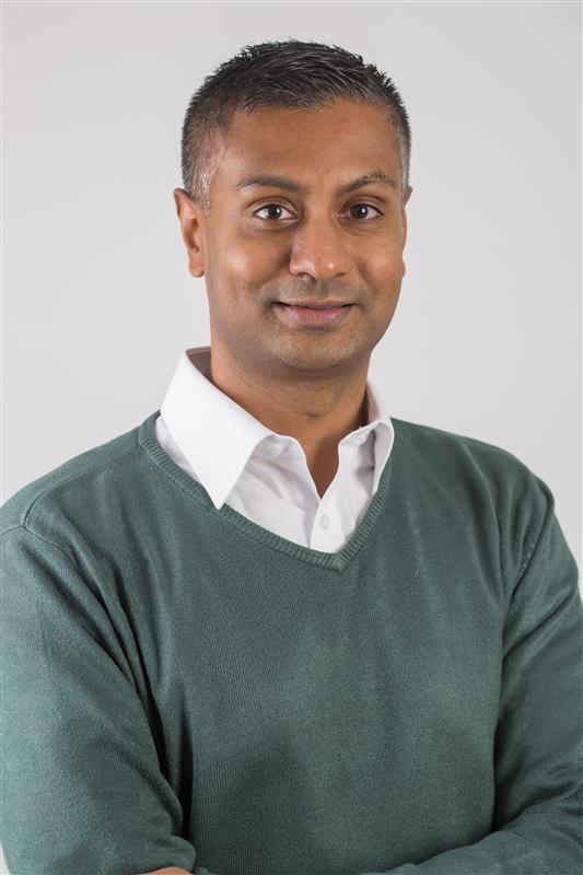 Chris Rasiah Headshot